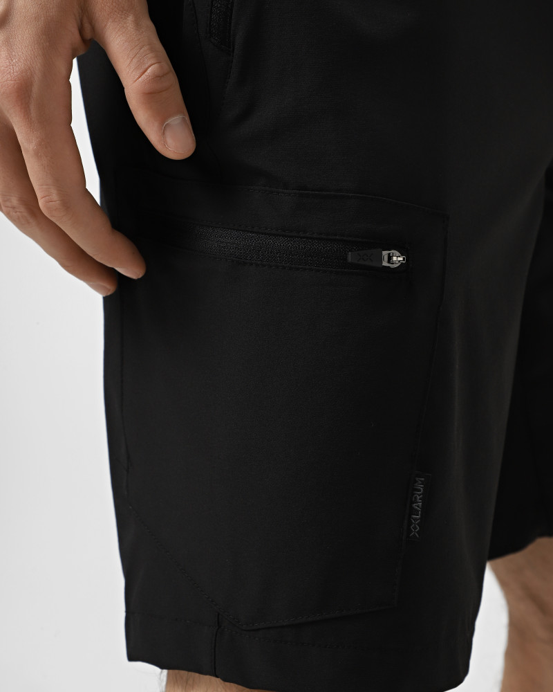 Pantalón corto de hombre Larum Chen negro 432501-010
