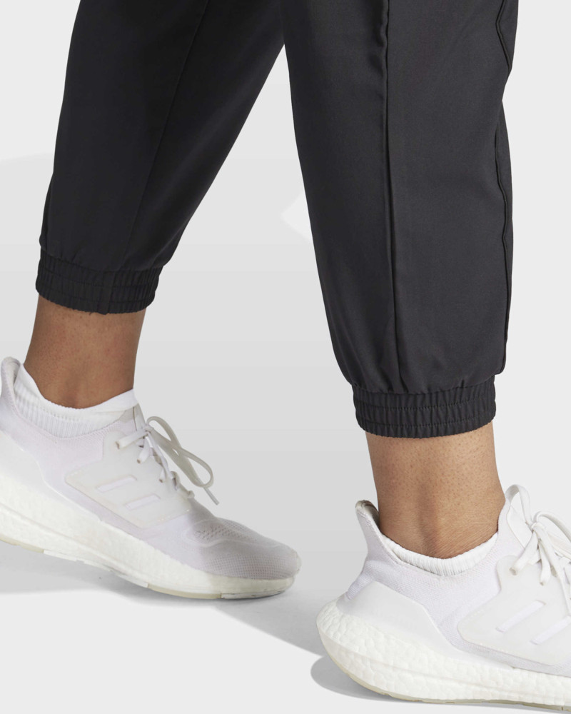 Штани жіночі Adidas TR-ES MIN PT чорні IJ5923