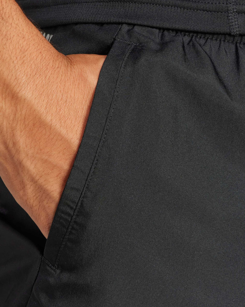 Pantalones cortos para hombre Adidas RUN IT SHORT negros IL7232