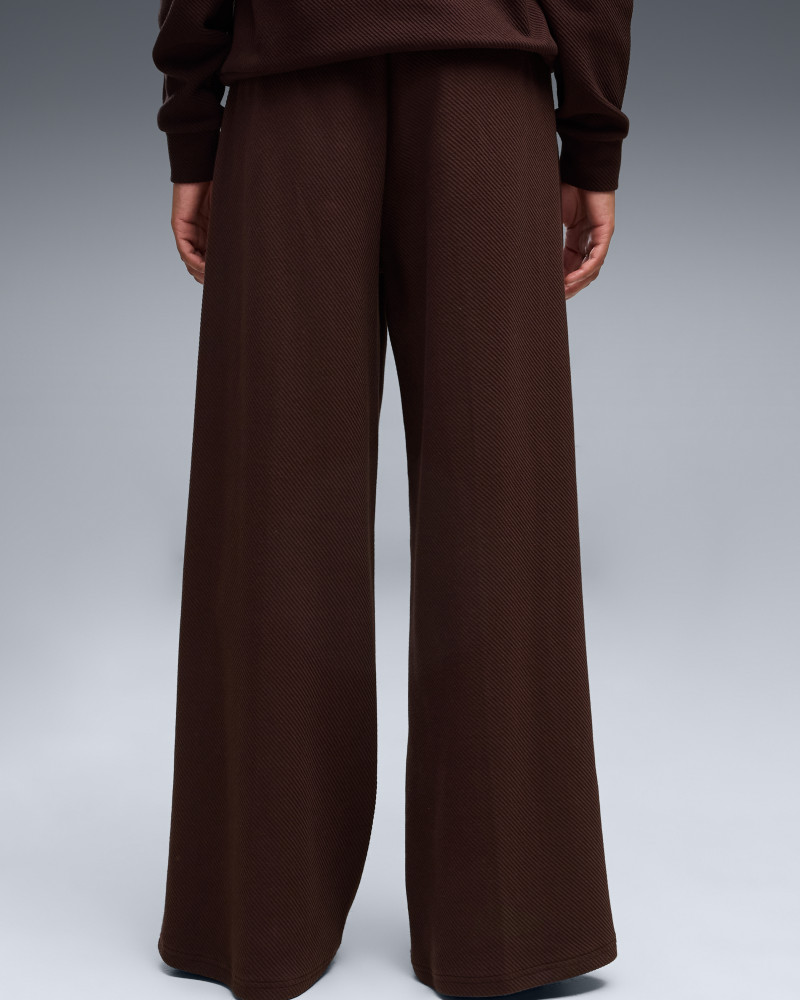 Pantalones de mujer Puma CLASS Relaxed Wide Leg Pants marrones 69401333