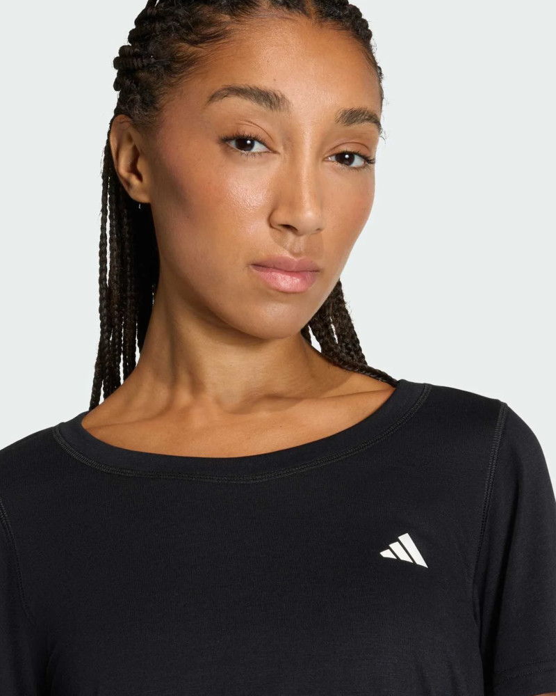 Camiseta de mujer Adidas WE MIN SCP TEE negra JY5605