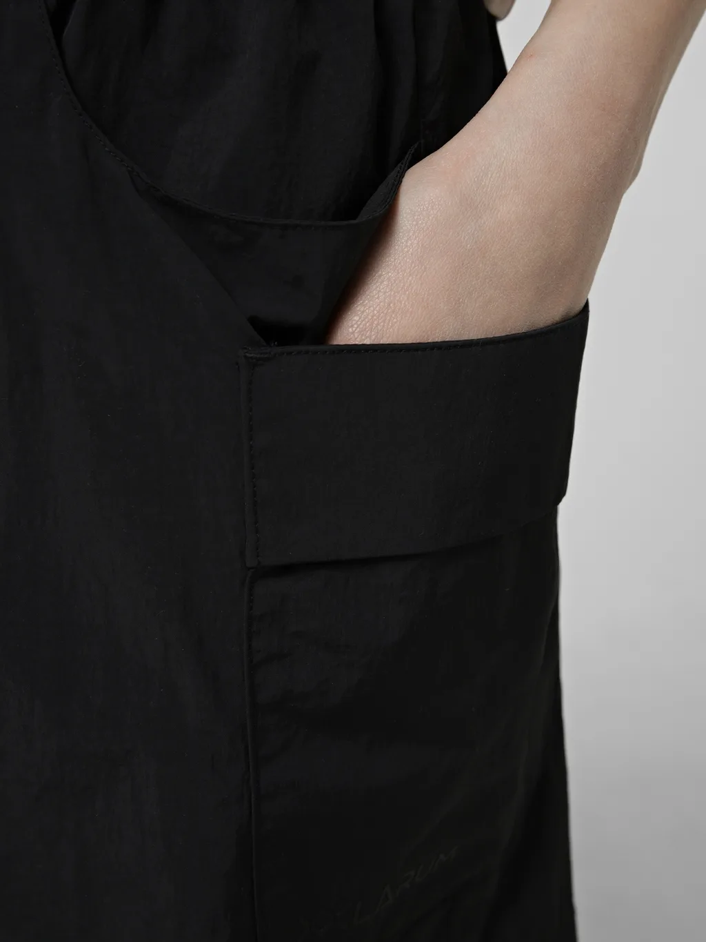 Larum 172603-010 Pantalones cortos de Mujer Rune - 3