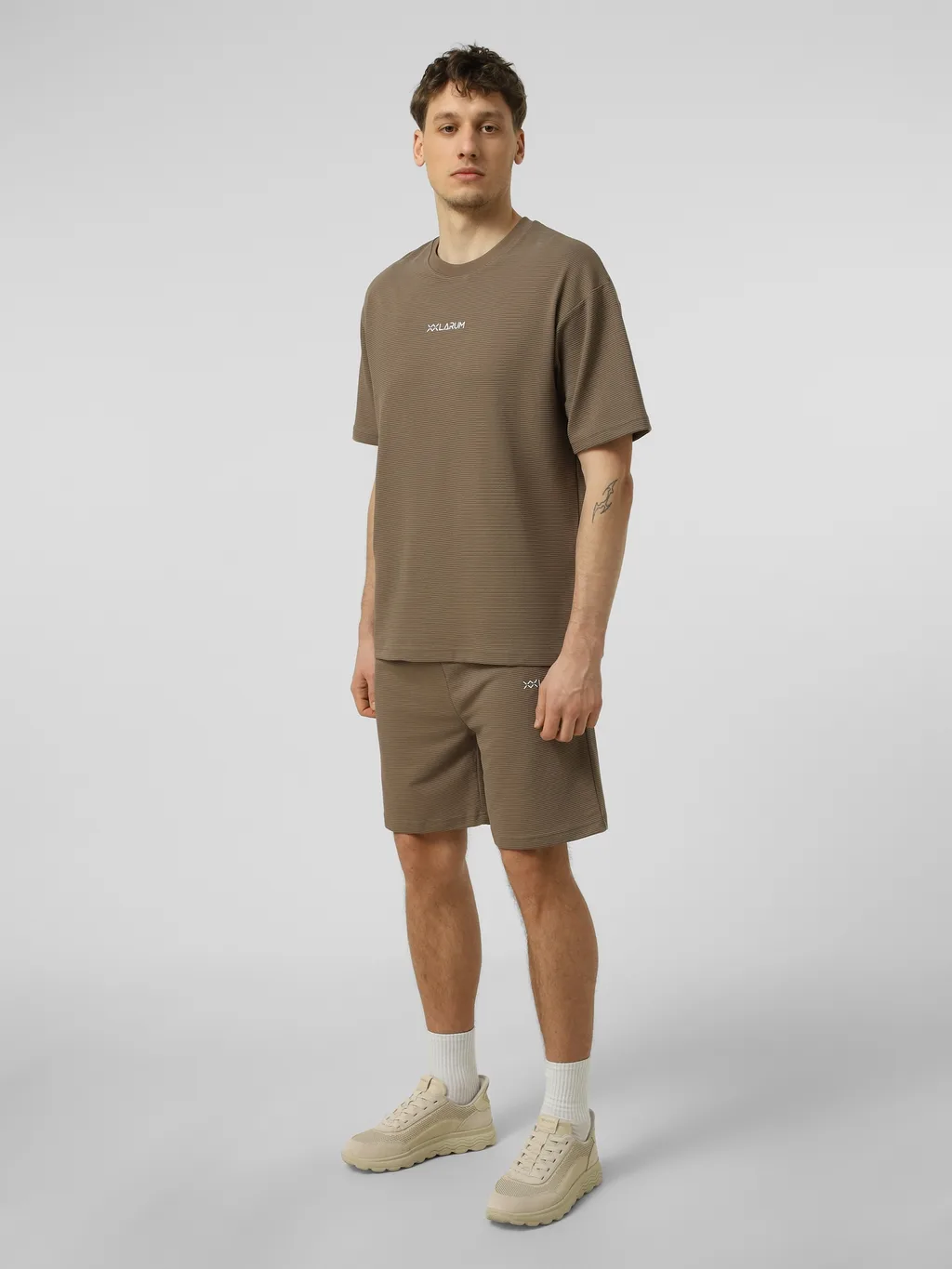 Larum 902602-200 Chándal de Hombre Feral - 1
