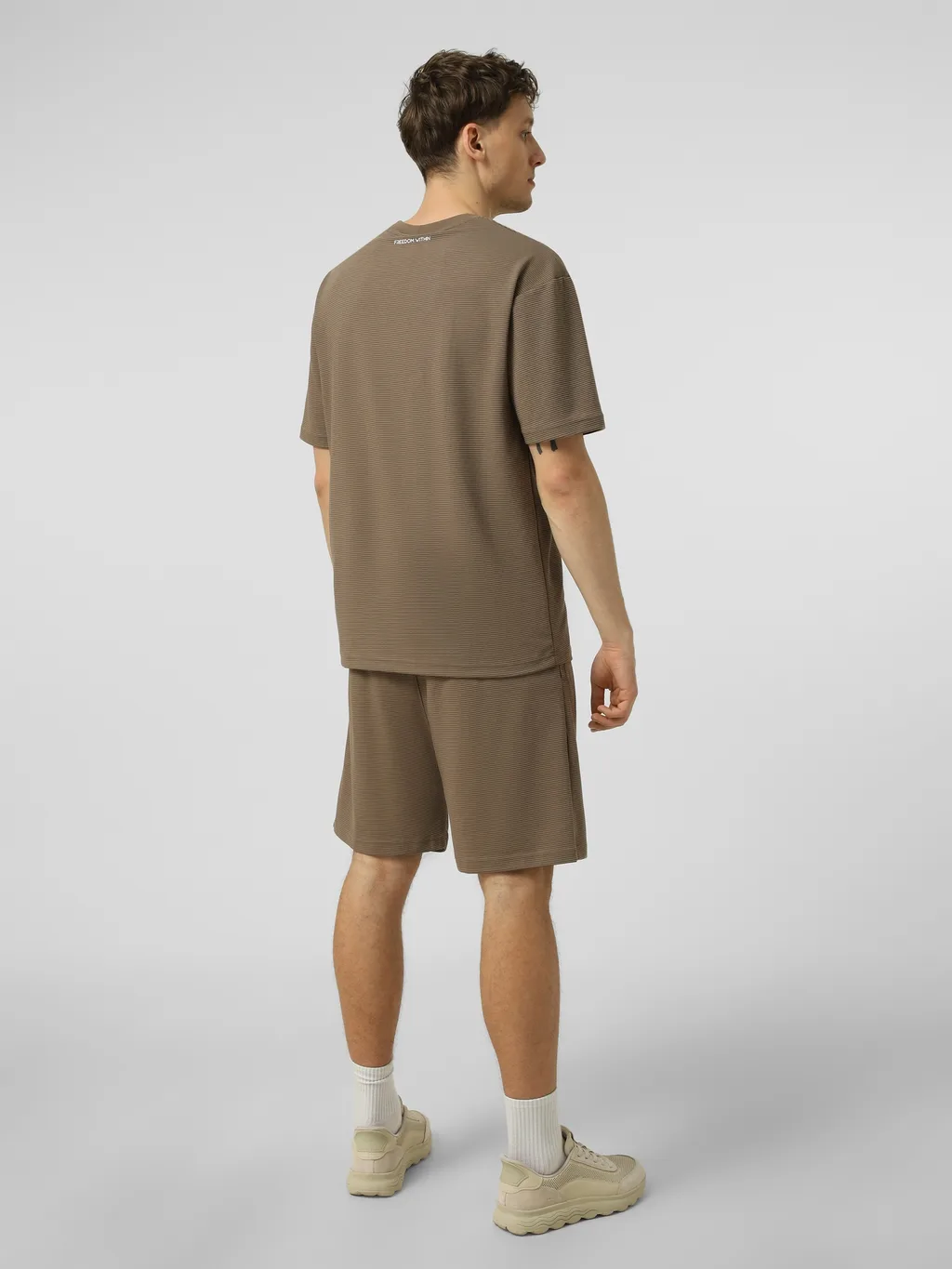Larum 902602-200 Chándal de Hombre Feral - 2