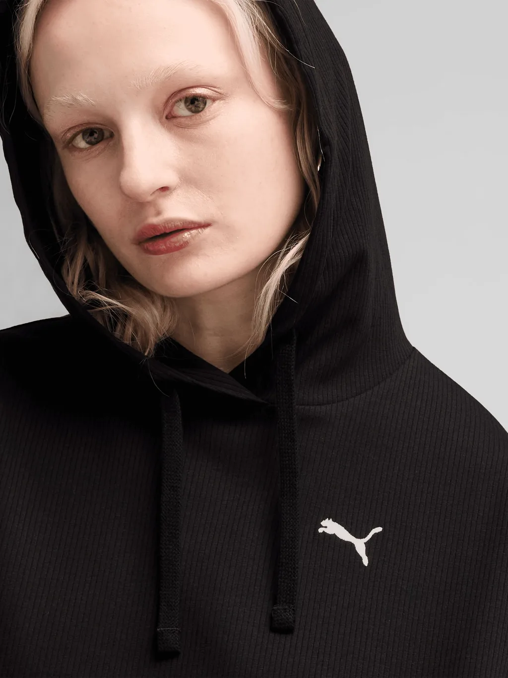Puma 685023-01 Sudadera de mujer ESS ELEVATED Comfort Rib Hoodie - 4